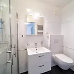 Spacious Modern One Bedroom With Garden & Seaview * Rab Town