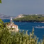 Apartament Spacious Modern One Bedroom With Garden & Seaview *