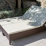 Spacious Modern One Bedroom With Garden & Seaview Apartament Rab Town