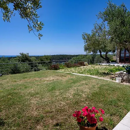 Apartment Spacious Modern One Bedroom With Garden & Seaview Rab Town