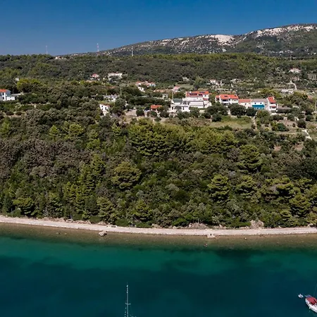 Apartment Spacious Modern One Bedroom With Garden & Seaview *