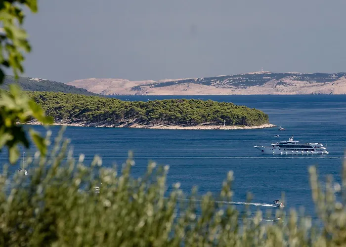 Appartement Spacious Modern One Bedroom With Garden & Seaview